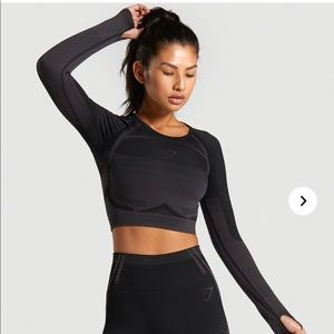 Geo Seamless long sleeve crop top